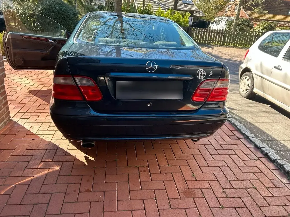 Gebraucht Mercedes CLK230 197 PS (144 kW) 2000 Schwarz Coupé