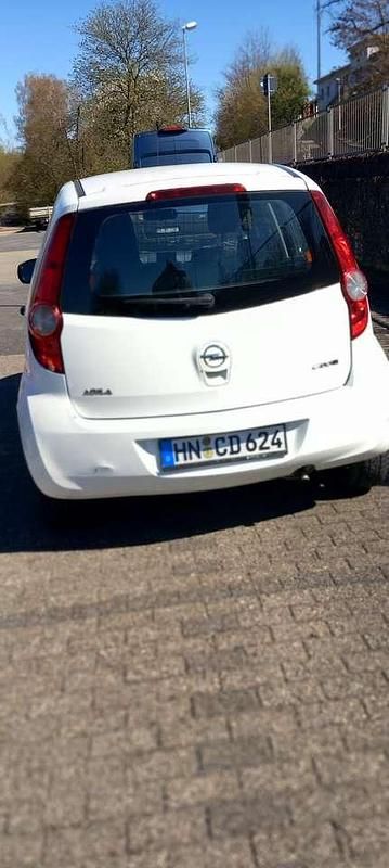 Gebraucht Opel Agila 60 PS (44 kW) 2012 Weiß Kleinwagen