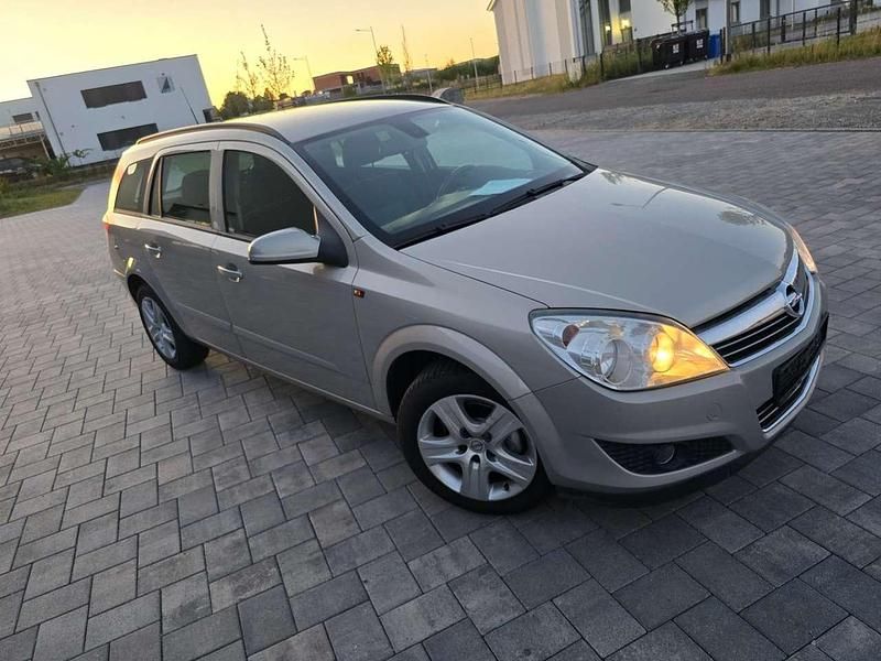 Pannacotta Gebraucht 2009 Opel Astra Edition Kombi | 4.500 € (Teuer) - Bild 1/4