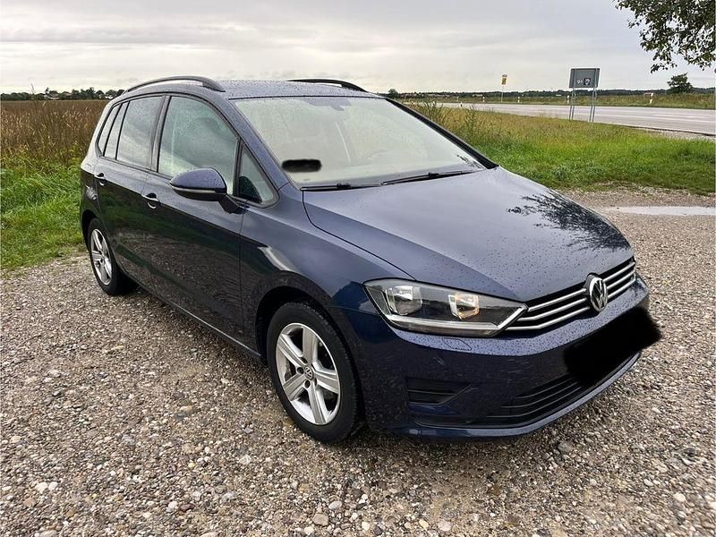 Blau Gebraucht 2016 VW Golf Sportsvan Trendline Van / Kleinbus | 7.499 € (Fairer Preis) - Bild 1/4