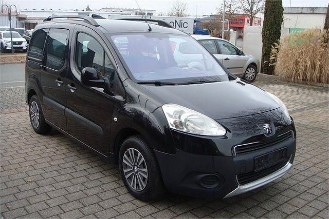 Gebraucht Peugeot TePee 92 PS (67 kW) 2014 Schwarz Van / Kleinbus