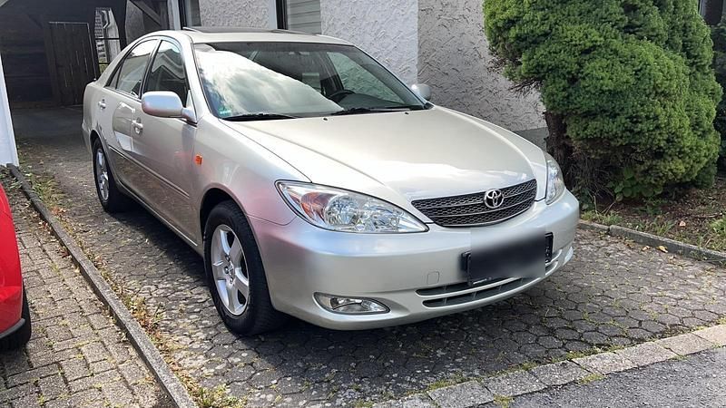 Silber Gebraucht 2003 Toyota Camry Limousine | 6.300 € (Fairer Preis) - Bild 1/4