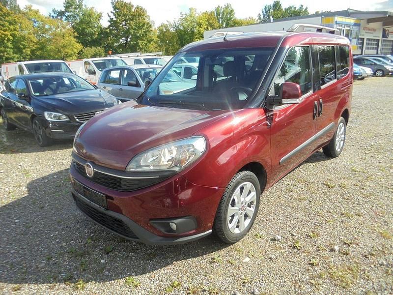 Rot Gebraucht 2015 Fiat Doblò Lounge Van / Kleinbus | 5.950 € (Fairer Preis) - Bild 1/4