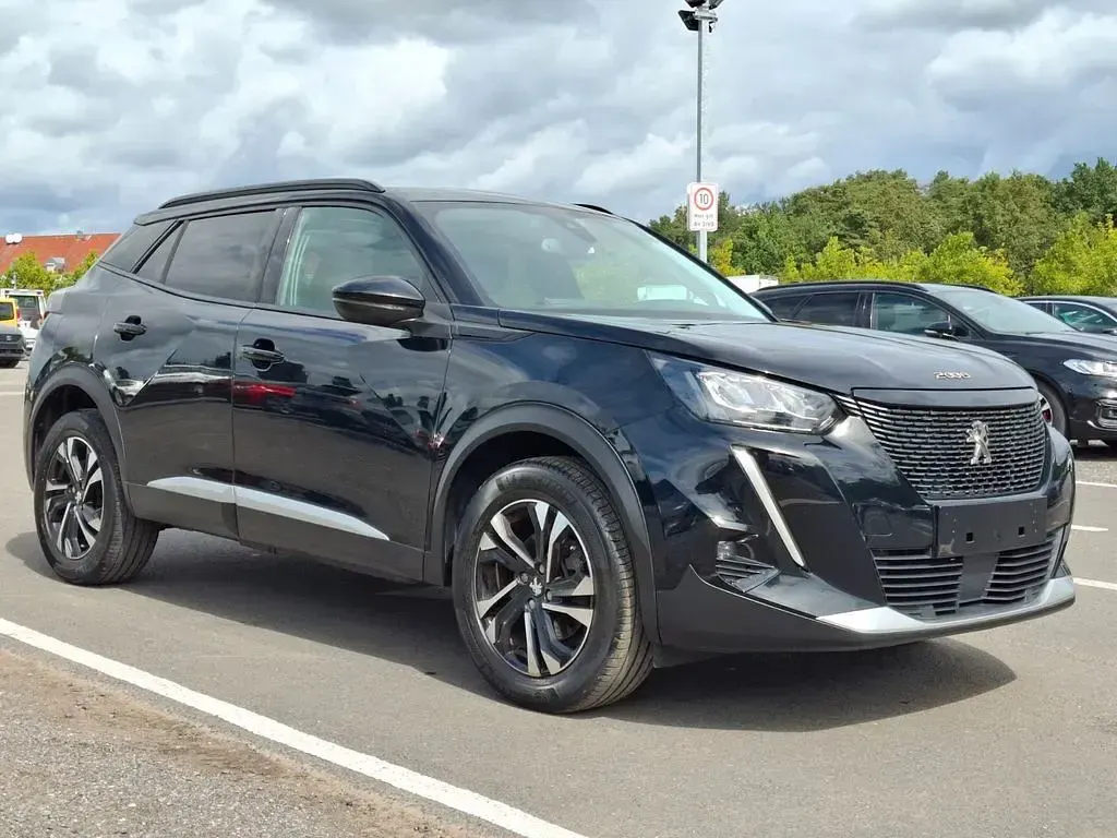 Gebraucht Peugeot 2008 Allure 131 PS (96 kW) 2021 Schwarz SUV