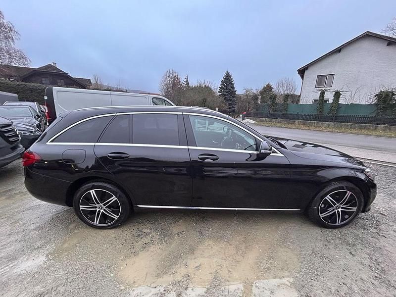 Gebraucht Mercedes C300 258 PS (189 kW) 2020 Schwarz Limousine