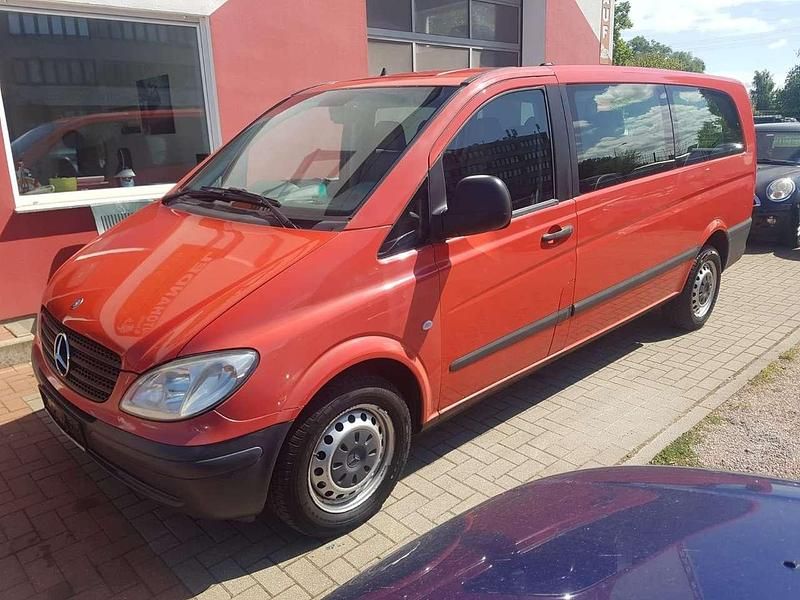 Rot Gebraucht 2009 Mercedes Vito Van / Kleinbus | 7.200 € - Bild 1/4