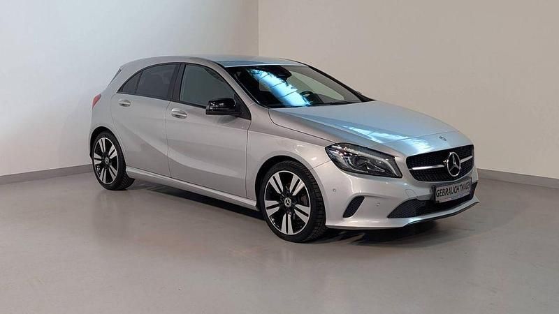 Silber Gebraucht 2018 Mercedes A220 Urban Limousine | 21.490 € (Fairer Preis) - Bild 1/4
