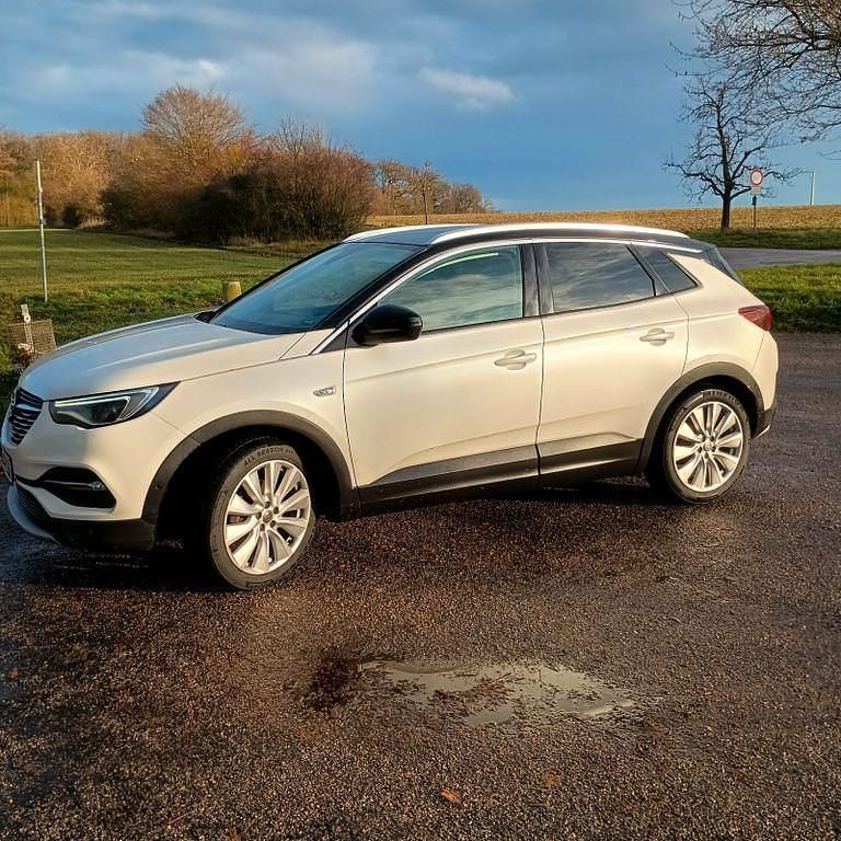 Weiß Gebraucht 2021 Opel Grandland X Ultimate SUV | 16.999 € (Guter Preis) - Bild 1/4