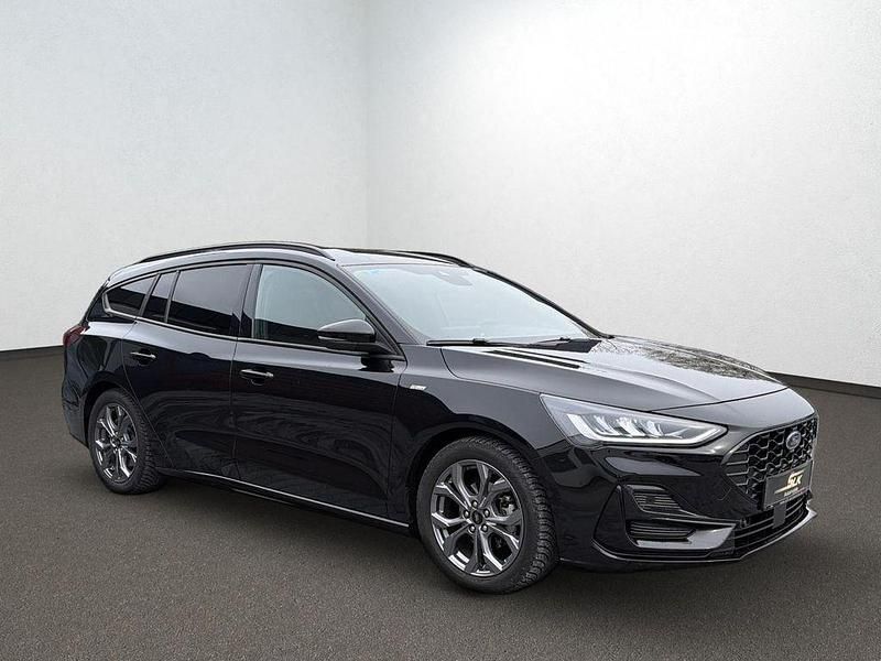 Gebraucht Ford Focus ST-Line 116 PS (85 kW) 2023 Schwarz Limousine