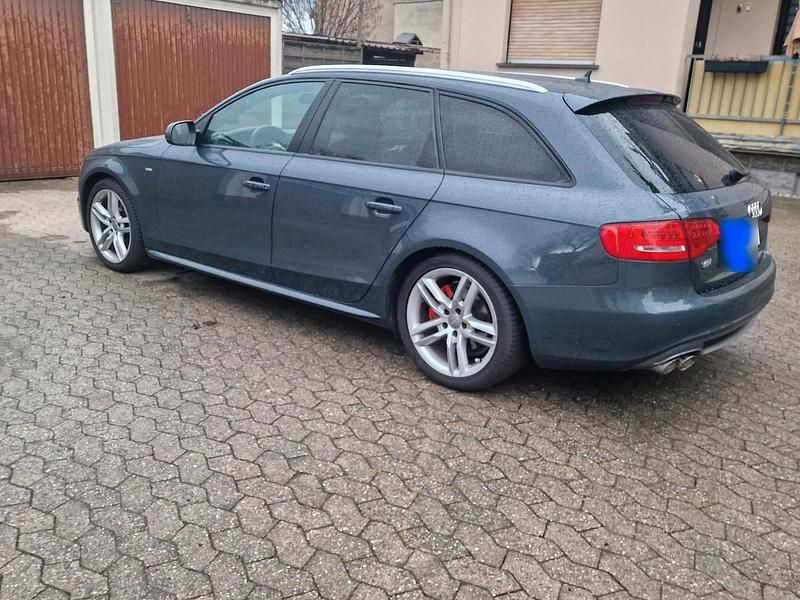 Gebraucht Audi A4 S-Line 143 PS (105 kW) 2011 Grau Kombi