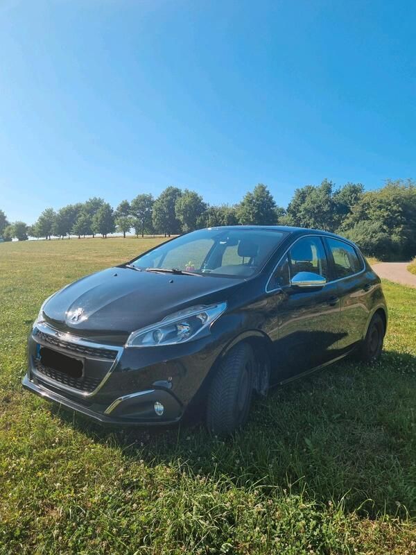 Schwarz Gebraucht 2015 Peugeot 208 Kleinwagen | 7.500 € - Bild 1/4
