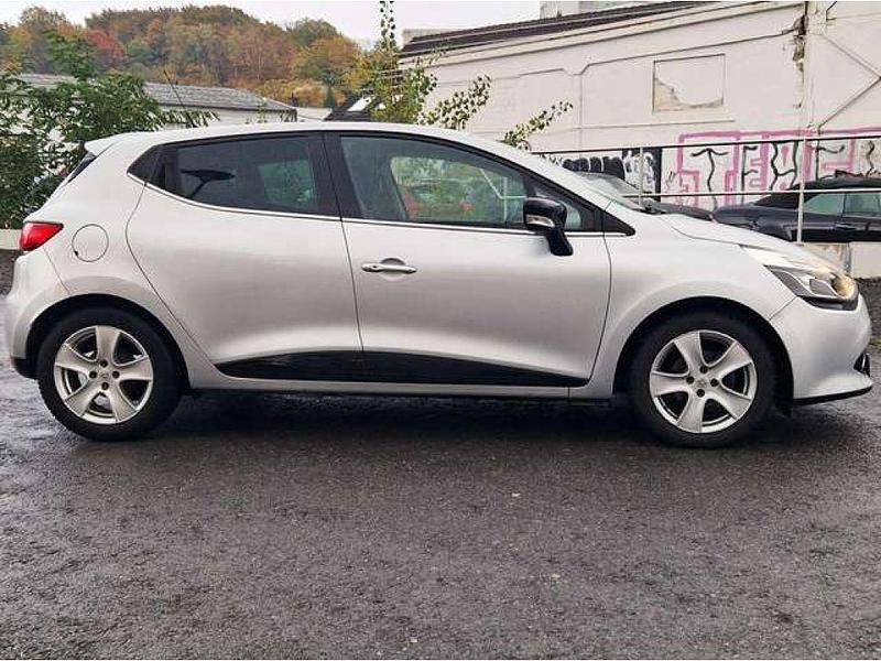 Gebraucht Renault Clio IV 90 PS (66 kW) 2015 Platingrau (metallic) Kleinwagen