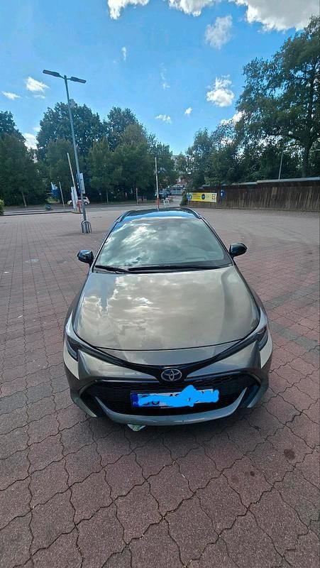 Braun Gebraucht 2021 Toyota Corolla Kombi | 21.700 € - Bild 1/4
