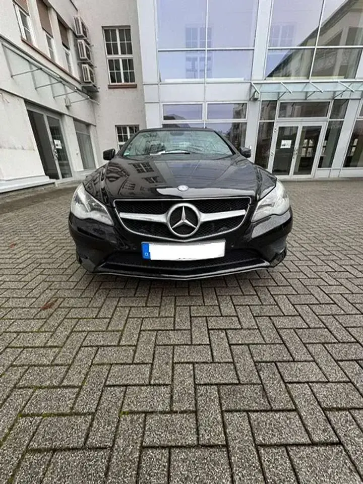 Gebraucht Mercedes E250 204 PS (150 kW) 2015 Schwarz Cabrio