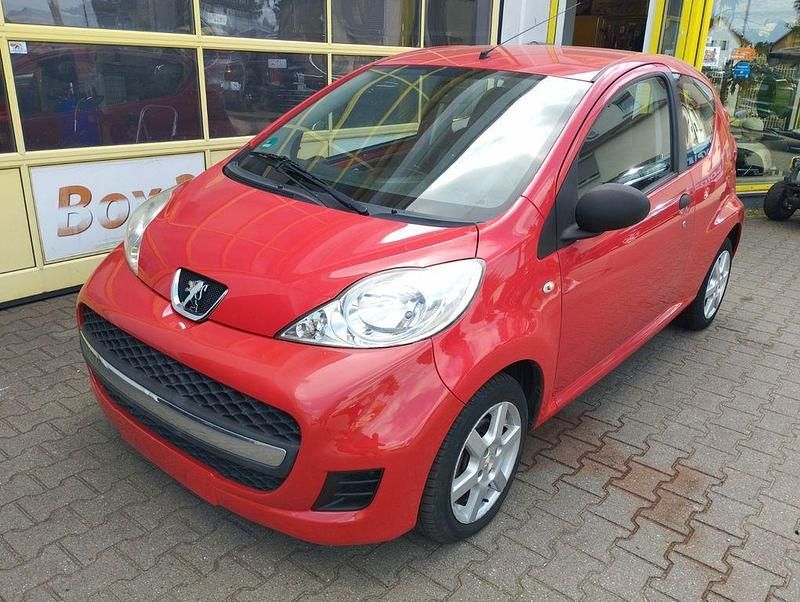 Rot Gebraucht 2011 Peugeot 107 Filou Kleinwagen | 2.950 € (Fairer Preis) - Bild 1/4