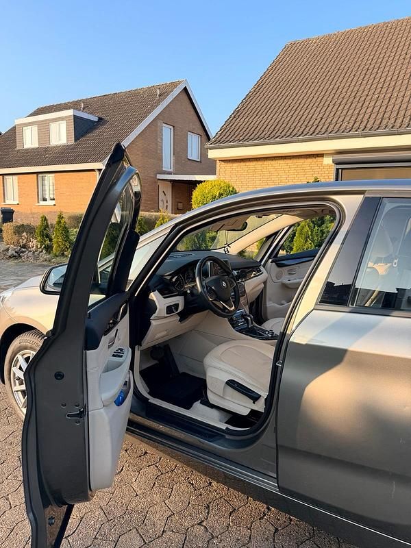 Gebraucht BMW 218 Active Tourer 136 PS (100 kW) 2014 Beige Van / Kleinbus