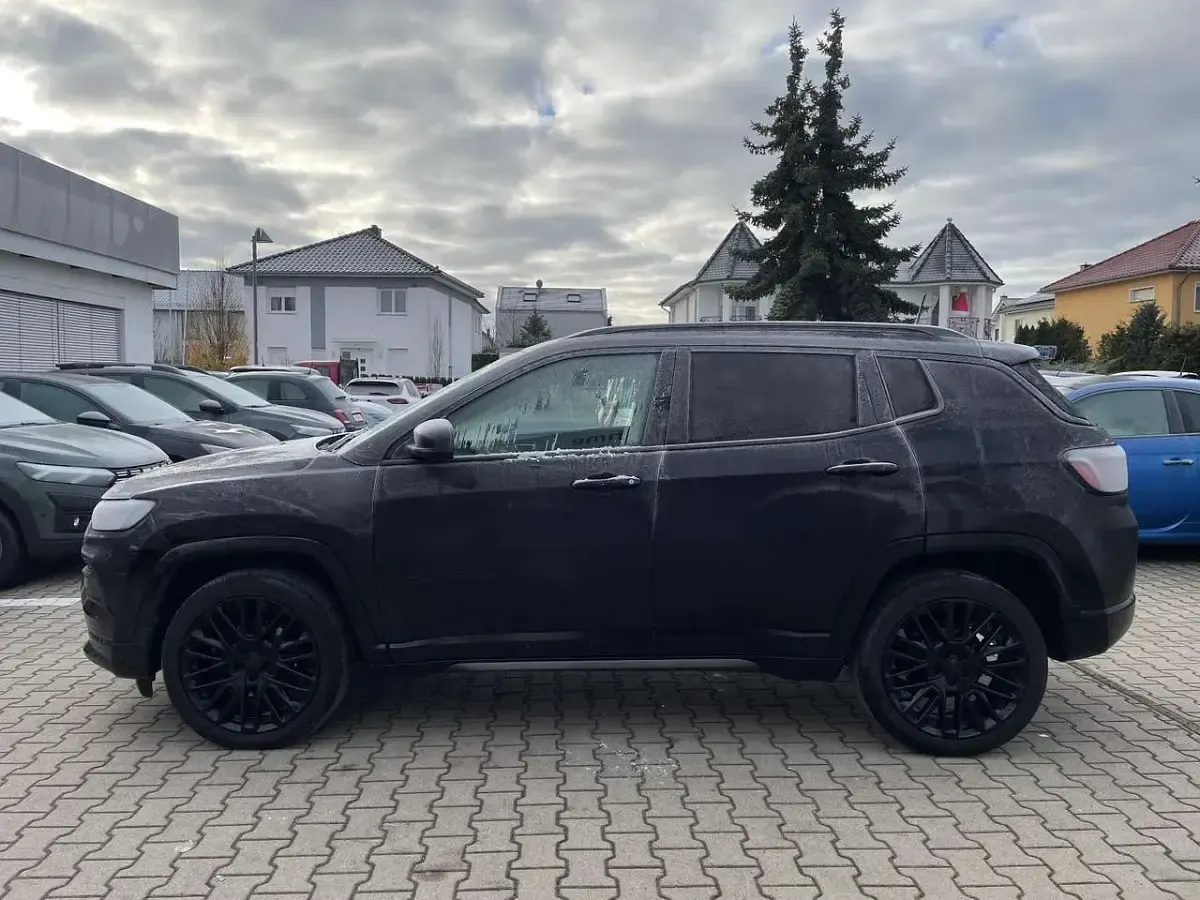 Occasion Jeep Compass Altitude 131 ch (96 kW) 2023 Noir SUV