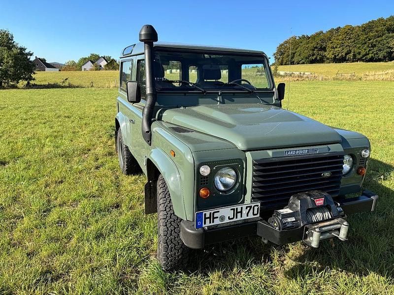 Gebraucht Land Rover Defender 122 PS (89 kW) 2013 Grün Kombi