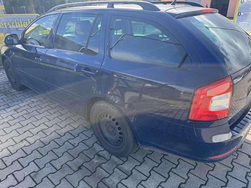 Gebraucht Skoda Octavia 122 PS (89 kW) 2012 Blau Kombi