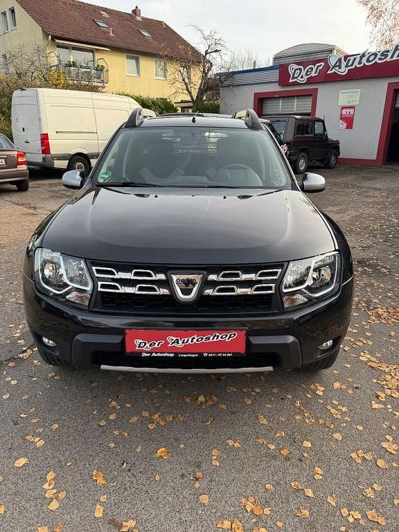Schwarz Gebraucht 2016 Dacia Duster Lauréate SUV | 8.450 € (Fairer Preis) - Bild 1/4