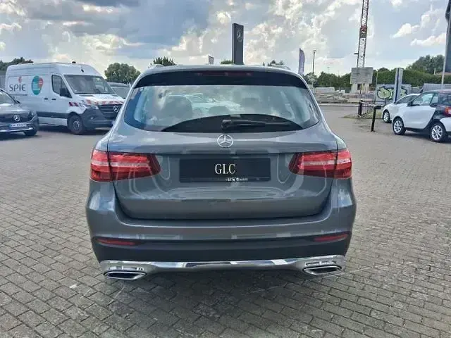 Gebraucht Mercedes GLC250 204 PS (150 kW) 2018 Grau SUV