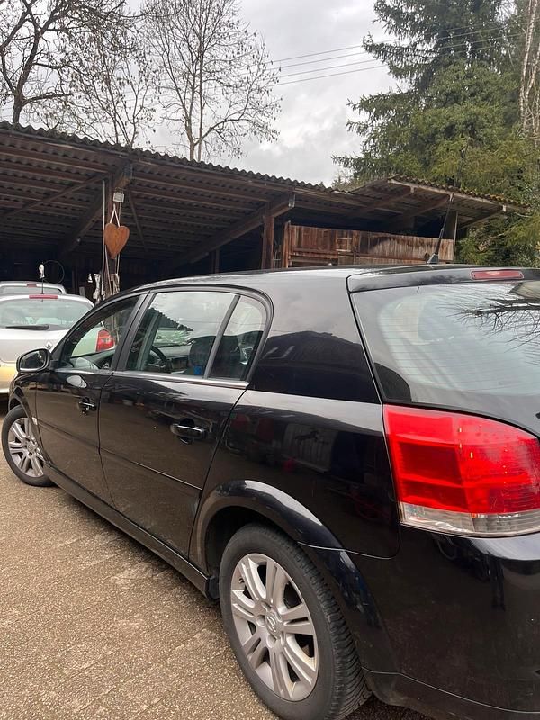 Gebraucht Opel Signum 150 PS (110 kW) 2006 Schwarz Kleinwagen