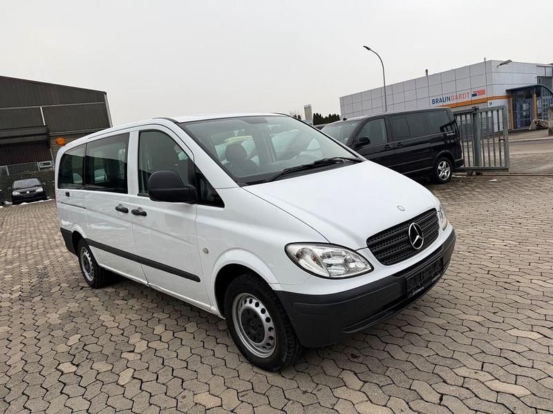 Usado Mercedes Vito 109 HP (80 kW) 2006 Branco Van