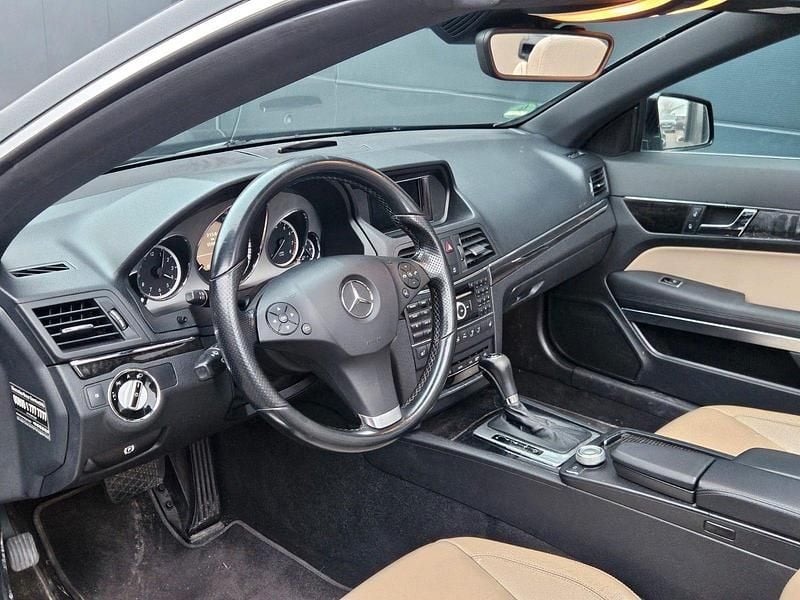 Gebraucht Mercedes E250 Avantgarde 204 PS (150 kW) 2010 Schwarz Cabrio