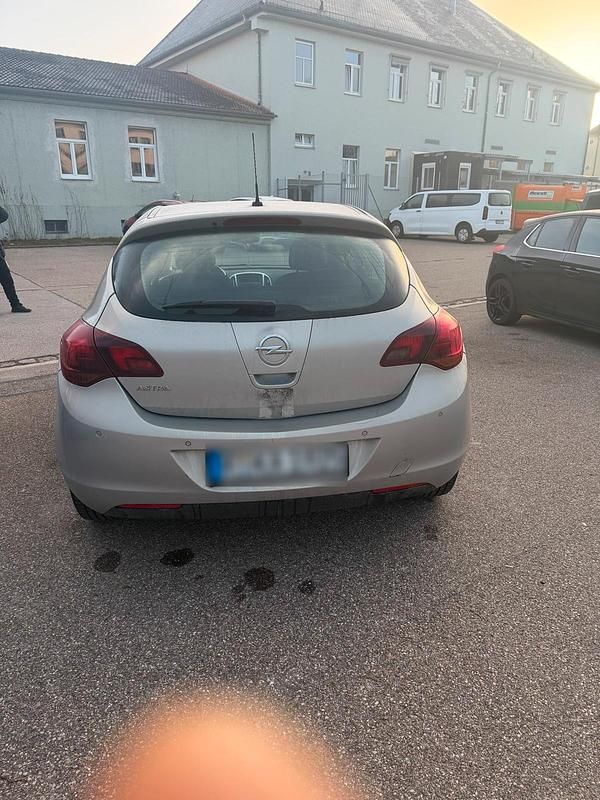 Gebraucht Opel Astra 116 PS (85 kW) 2010 Grau Limousine