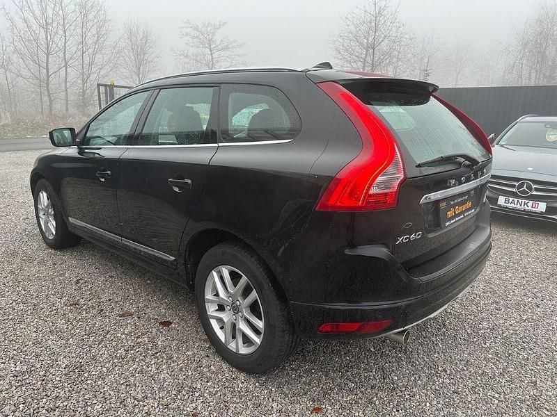 Gebraucht Volvo XC60 Summum 150 PS (110 kW) 2017 Schwarz SUV
