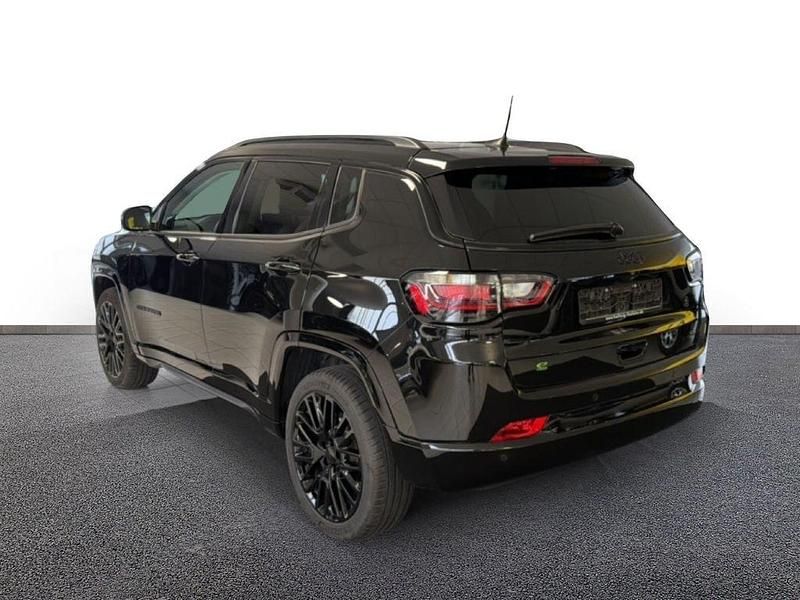 Second-hand Jeep Compass 131 CP (96 kW) 2024 Negru SUV