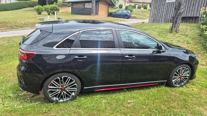 Schwarz Gebraucht 2020 Kia Ceed GT Limousine | 19.300 € (Guter Preis) - Bild 1/4