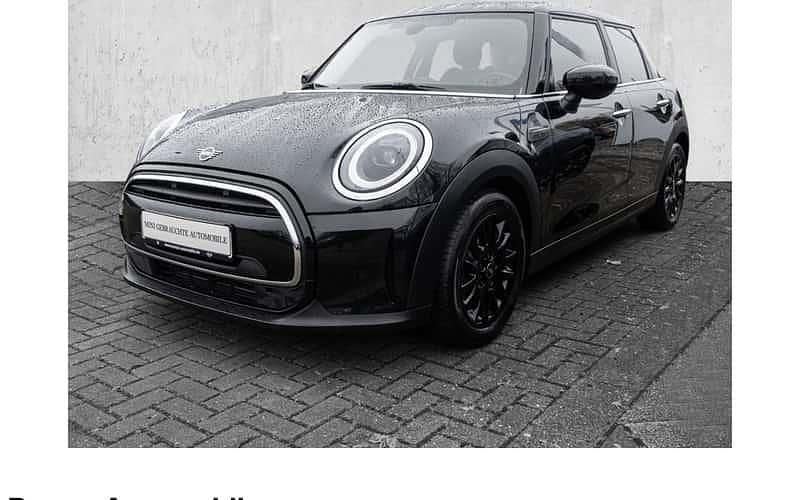 Schwarz Gebraucht 2022 Mini Cooper Clubman Classic Kombi | 21.890 € (Guter Preis) - Bild 1/4