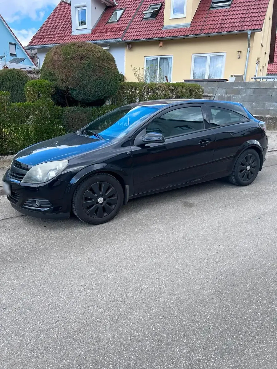Gebraucht Opel Astra GTC 105 PS (77 kW) 2005 Schwarz Kleinwagen