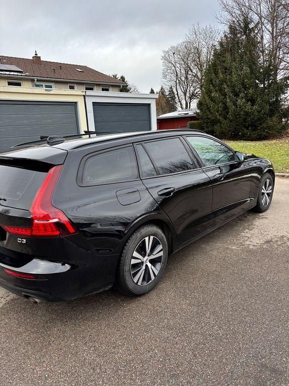 Gebraucht Volvo V60 150 PS (110 kW) 2018 Schwarz Kombi