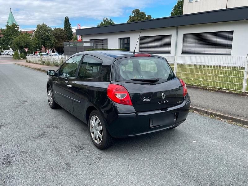 Schwarz Gebraucht 2006 Renault Clio II Dynamique Kleinwagen | 2.199 € (Fairer Preis) - Bild 1/4