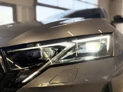 Gebraucht Skoda Octavia SportLine 150 PS (110 kW) 2025 Grau Kombi