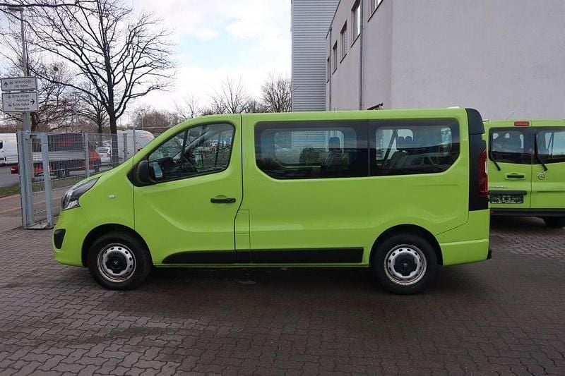 Gebraucht Opel Vivaro 95 PS (69 kW) 2018 Grün Van / Kleinbus