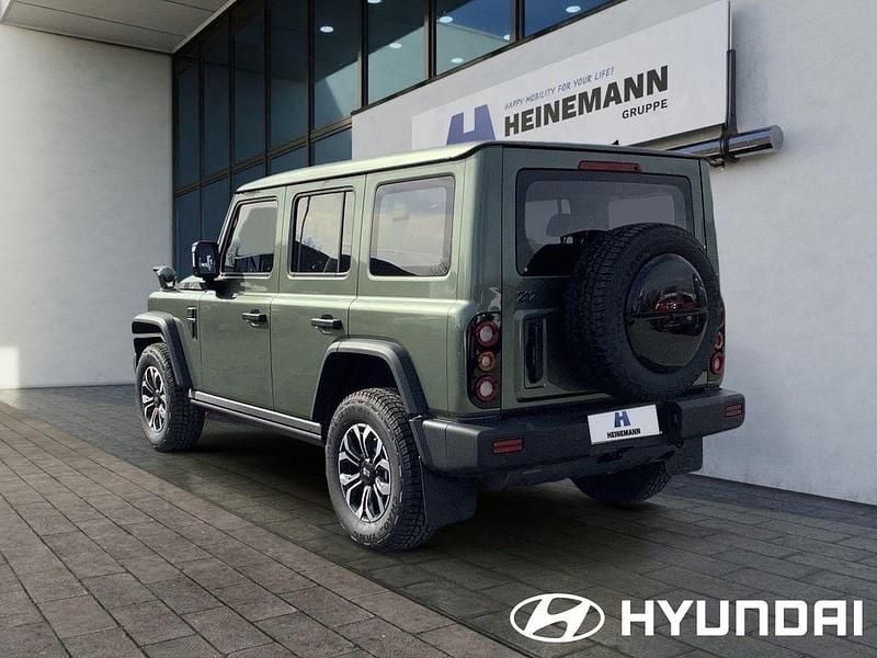 Neu BAW 212 166 PS (122 kW) 2025 Grau SUV