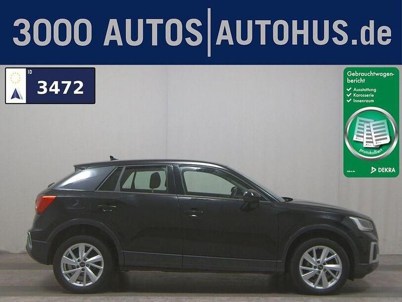 Mythosschwarz (metallic) Gebraucht 2023 Audi Q2 Advanced SUV | 18.480 € (Superpreis) - Bild 1/4