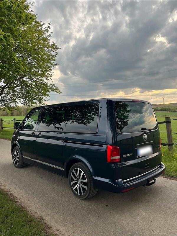 Usata VW Multivan 178 CV (130 kW) 2016 Blu Monovolume