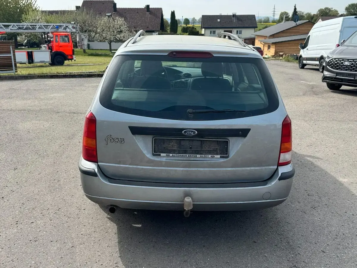 Gebraucht Ford Focus 101 PS (74 kW) 2003 Kombi