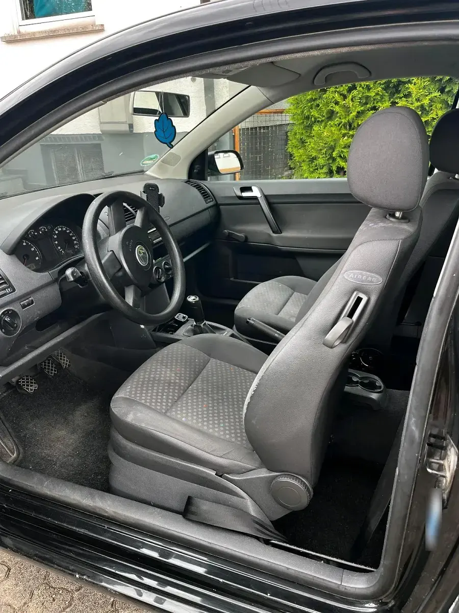 Gebraucht VW Polo 64 PS (47 kW) 2003 Schwarz Kleinwagen