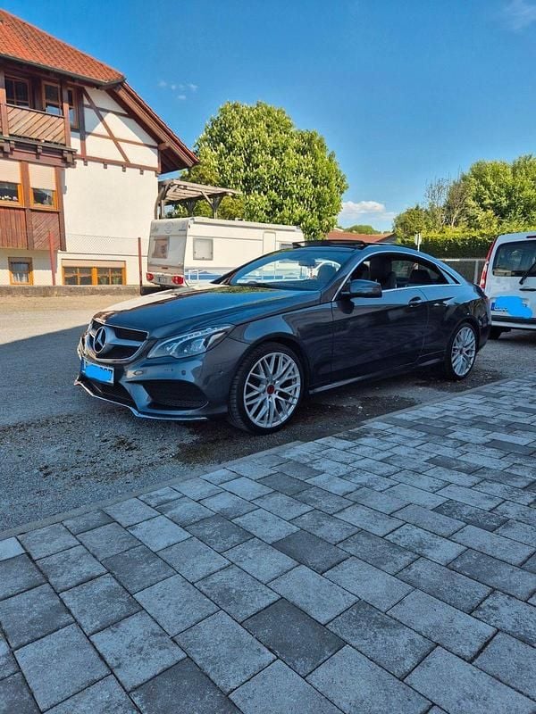 Grau Gebraucht 2014 Mercedes E300 AMG line Coupé | 19.500 € (Teuer) - Bild 1/4