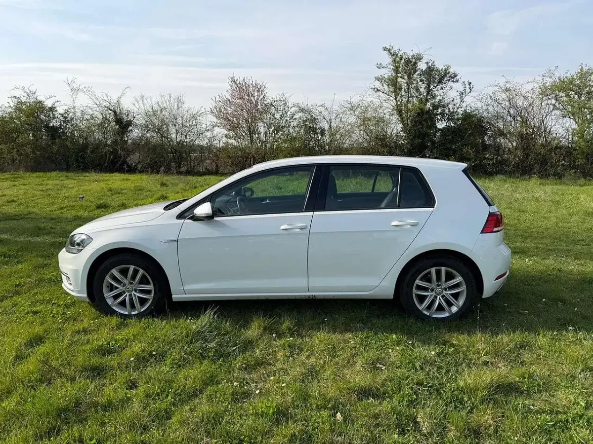 Second-hand VW Golf VII Comfortline 131 CP (96 kW) 2019 Alb Berlinǎ