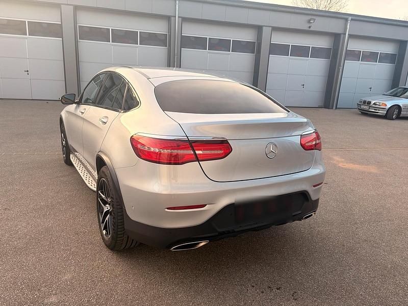Gebraucht Mercedes GLC300 AMG line 245 PS (180 kW) 2017 Silber Coupé