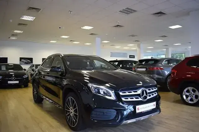 Używany Mercedes GLA180 AMG line 2017 Czarny SUV