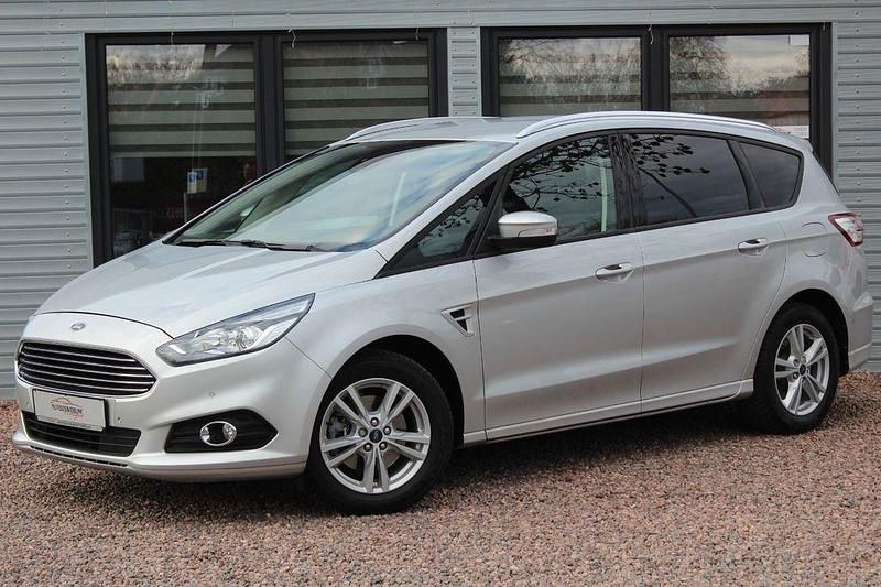 Gebraucht Ford S-MAX Business Edition 165 PS (121 kW) 2019 Silber Van / Kleinbus