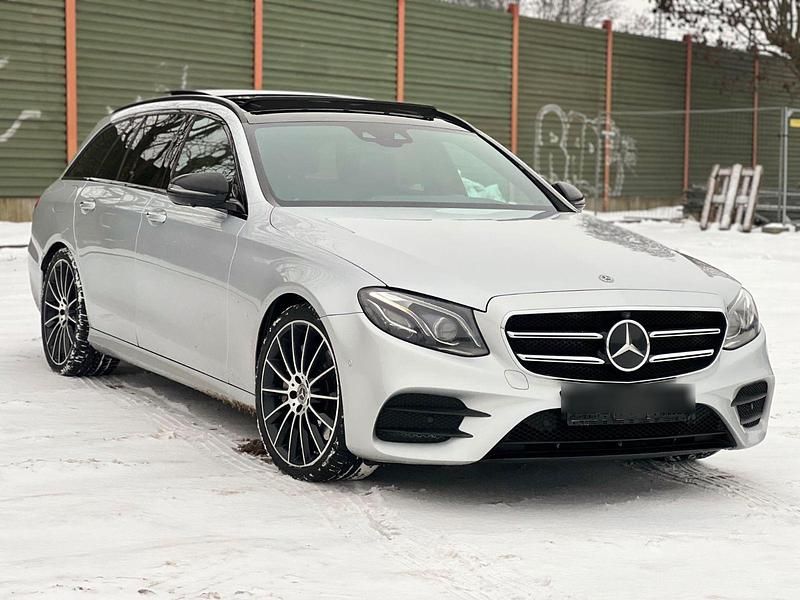 Silber Gebraucht 2018 Mercedes E400 AMG Kombi | 22.500 € (Etwas zu teuer) - Bild 1/4