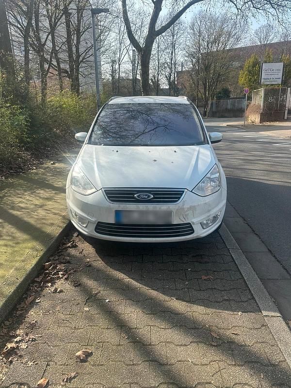 Gebraucht Ford Galaxy 140 PS (102 kW) 2013 Weiß Van / Kleinbus